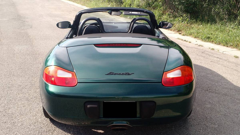 Illustration for article titled At $4,900, Could This Very Verdant 2000 Porsche Boxster Get Your Green?
